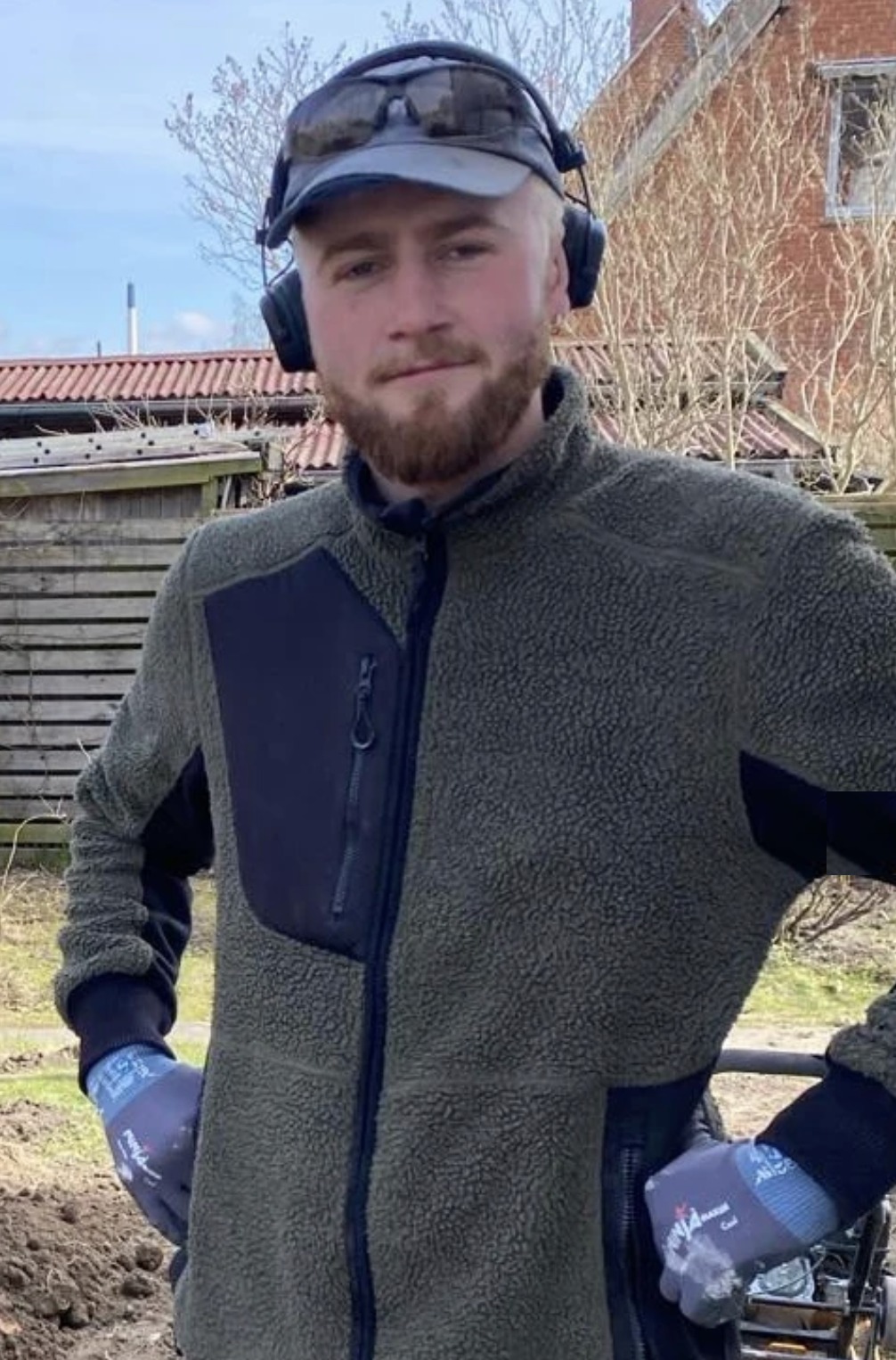 Esben, manden bag Solsorten Håndværk